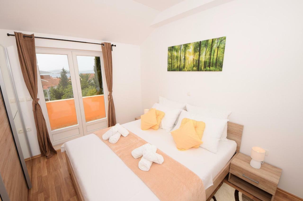 Luxury penthouse with jacuzzi in Orebić  Bagian luar foto