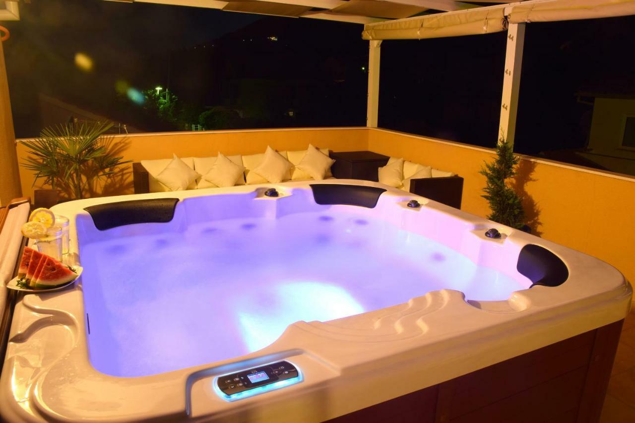Luxury penthouse with jacuzzi in Orebić  Bagian luar foto