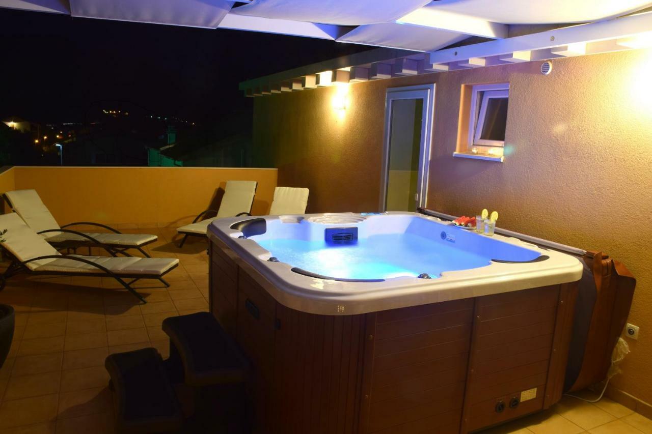 Luxury penthouse with jacuzzi in Orebić  Bagian luar foto